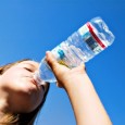 Wie sich Sportler richtig ernähren Der Nährstoffbedarf beim Sport ist abhängig von der entsprechenden Sportart und der Intensität der Belastung. Erfahren Sie mehr über ihren Bedarf an Eiweiß, Fett, Kohlenhydraten, Vitaminen und Mineralstoffen ...