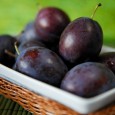 Was ist der Unterschied zwischen Zwetschge und Pflaume? Mit ihrem fruchtigen Aroma versüßen uns Zwetschgen bzw. Pflaumen das Ende der warmen Sommermonate ...