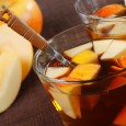 Fruchtige Punsch-Rezepte für die Weihnachtszeit: Apfelpunsch, Orangenpunsch und Beerenpunsch mit Rumkugeln ...