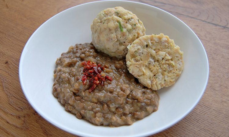 Linsen mit Speck und Semmelknödel Rezept - Die Frische Küche