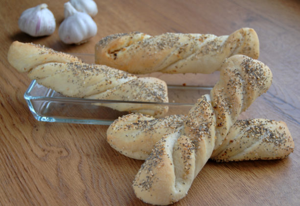 Knoblauchstangerl