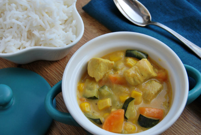 Cremiges Hühnercurry mit Basmati-Reis Rezept - Die Frische Küche